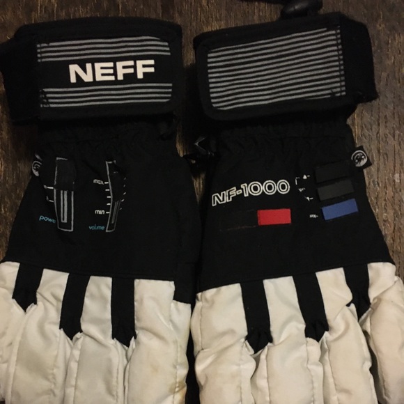 Snowboarding official gloves - Picture 1 of 3